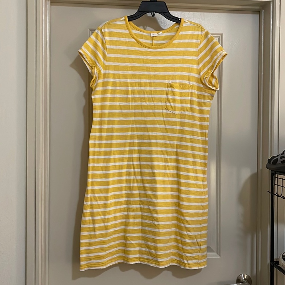 L Gap T Shirt Dress